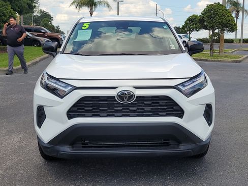Used 2025 Toyota RAV4 LE AWD/4WD image 2