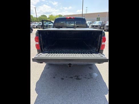 Used 2018 GMC Sierra 1500 SLE w/ SLE Value Package AWD/4WD image 4