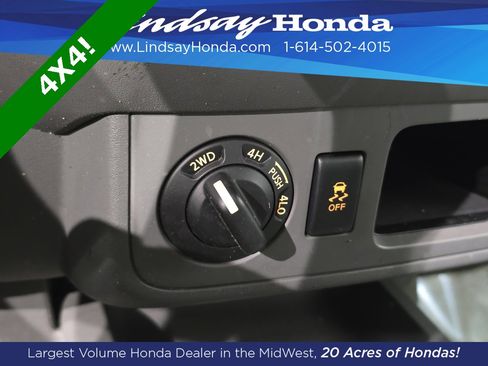 Used 2013 Nissan Frontier SV image 21