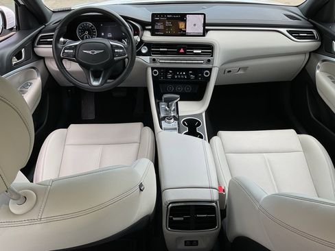 Used 2025 Genesis G70 2.5T image 19