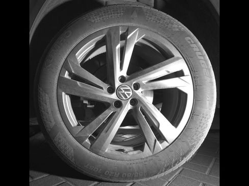 Used 2024 Volkswagen Atlas Cross Sport SEL R-Line AWD/4WD image 12