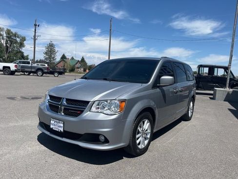 Used 2019 Dodge Grand Caravan SXT FWD image 3