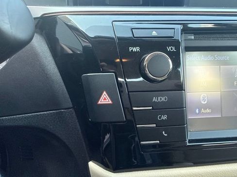 Used 2016 Toyota Corolla LE FWD image 22