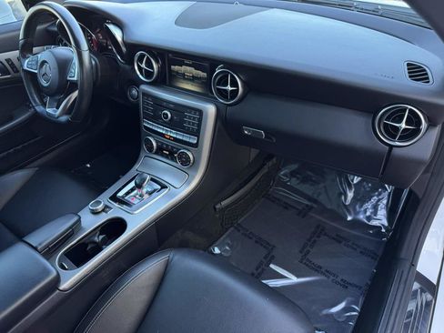 Used 2019 Mercedes-Benz SLC 300 Roadster image 23