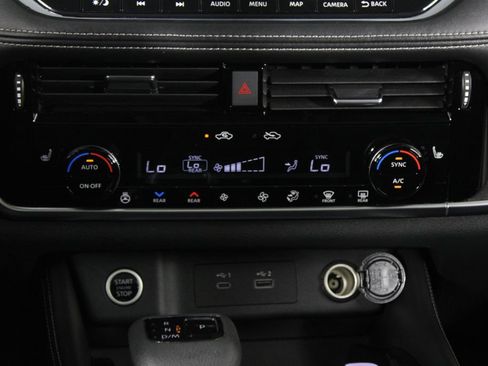 Used 2022 Nissan Rogue Platinum w/ Head-Up Display Package FWD image 23
