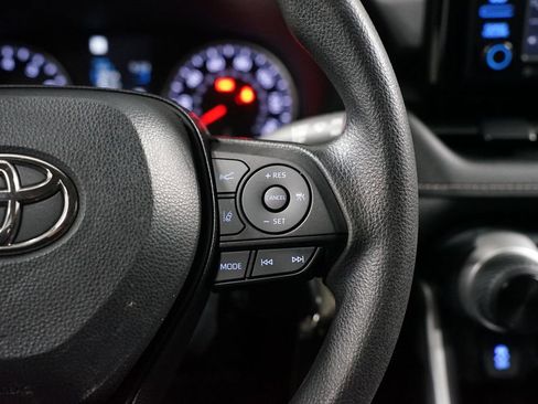 Used 2022 Toyota RAV4 LE image 13