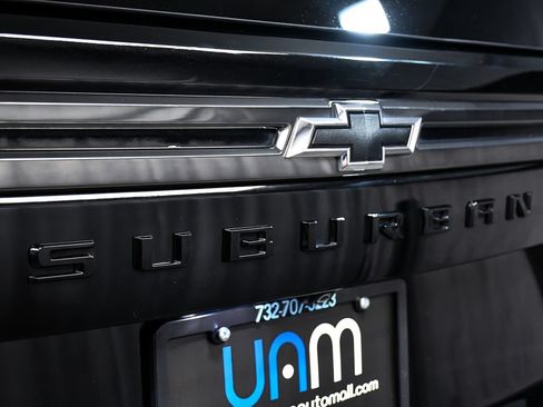 Used 2021 Chevrolet Suburban Z71 w/ Z71 Off-Road Package AWD/4WD image 88
