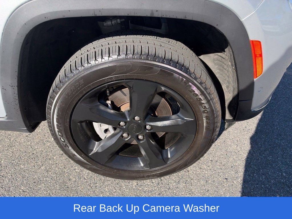 Certified 2024 Jeep Grand Cherokee L Limited w/ Luxury Tech Group II AWD/4WD image 16