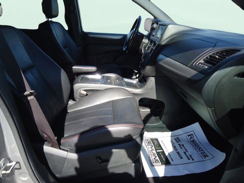 Used 2020 Dodge Grand Caravan GT FWD image 29