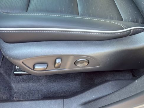 Used 2026 Buick Enclave Sport Touring w/ Power Package FWD image 17