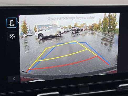 Used 2024 Hyundai Kona SE image 3