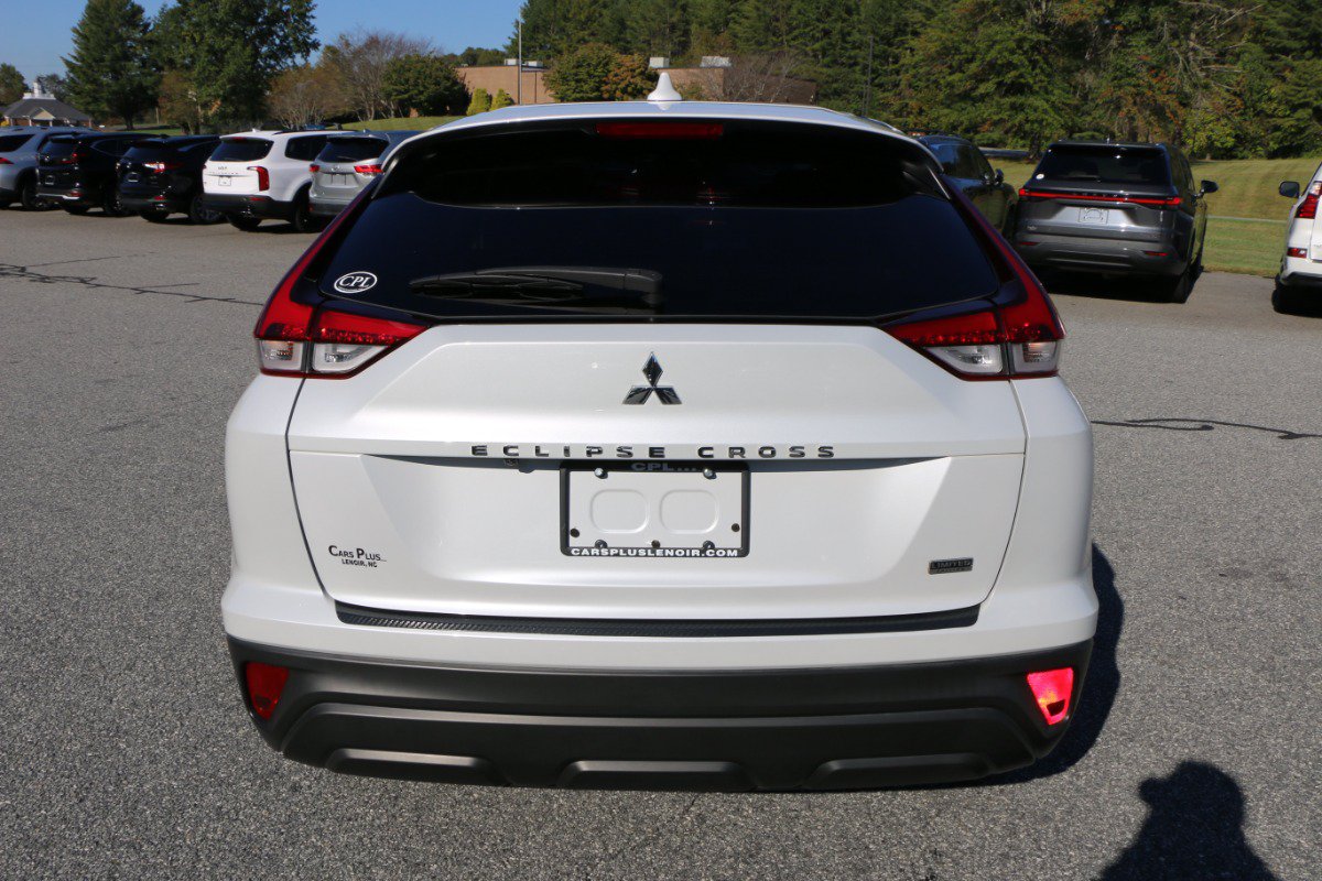 Used 2024 Mitsubishi Eclipse Cross LE AWD/4WD image 4
