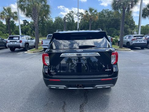 Used 2021 Ford Explorer XLT w/ Equipment Group 202A AWD/4WD image 9