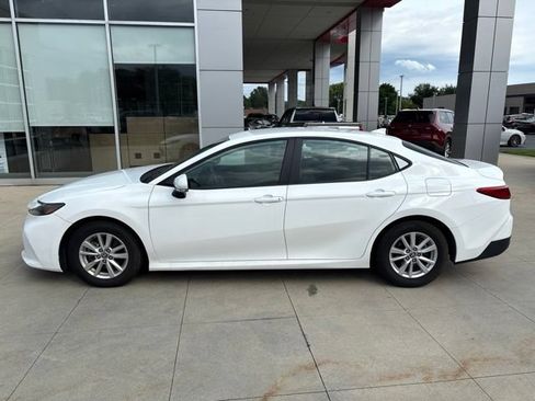 Used 2025 Toyota Camry LE FWD image 4