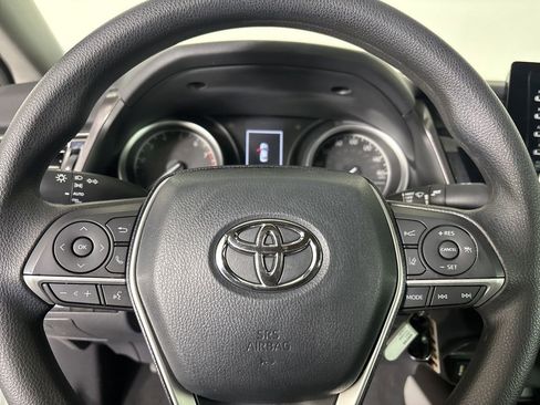Used 2021 Toyota Camry LE image 13