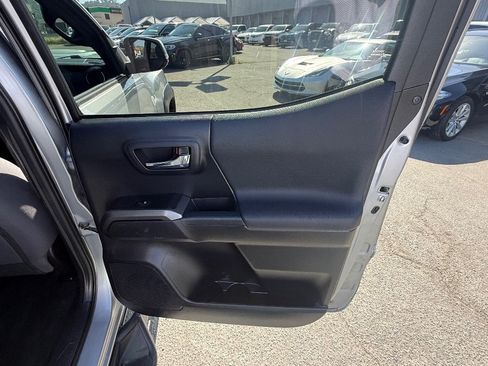 Used 2019 Toyota Tacoma TRD Sport AWD/4WD image 19