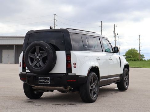 Used 2024 Land Rover Defender 110 X-Dynamic SE AWD/4WD image 5