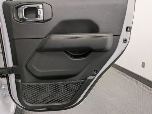 Used 2024 Jeep Wrangler Sahara image 26