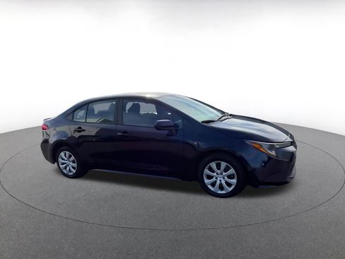 Used 2025 Toyota Corolla LE image 2