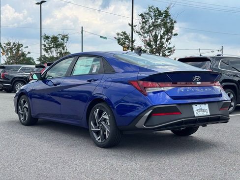 Used 2025 Hyundai Elantra Sport image 9