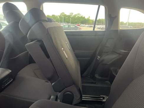 Used 2022 Toyota Highlander LE FWD image 12