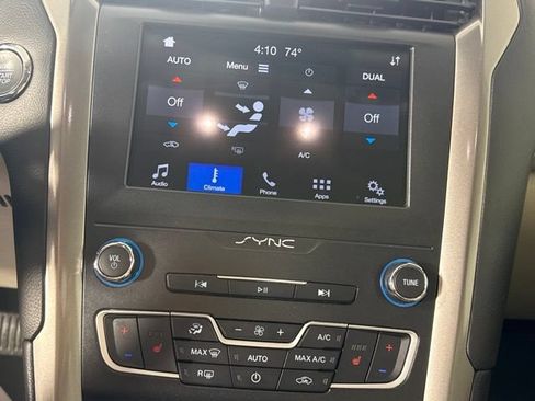 Used 2019 Ford Fusion SEL FWD image 21