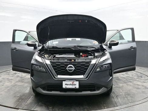 Used 2023 Nissan Rogue S image 39