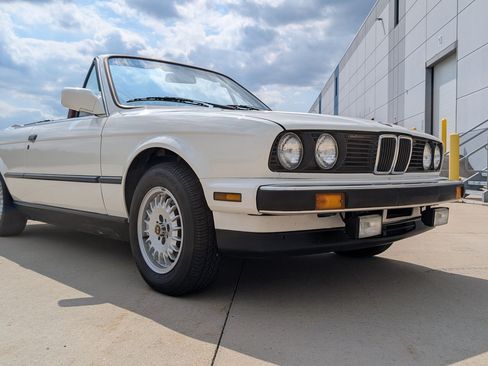 Used 1987 BMW 325i Convertible RWD image 22