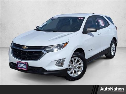 Used 2019 Chevrolet Equinox LS image 1