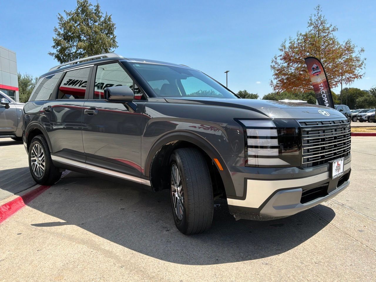Used 2026 Hyundai Palisade SEL FWD image 4
