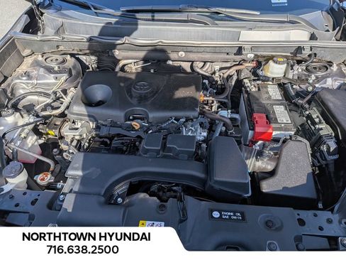 Used 2025 Toyota RAV4 XLE AWD/4WD image 34