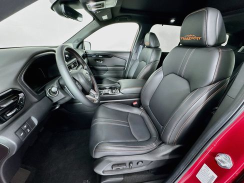 Certified 2025 Honda Pilot TrailSport image 20