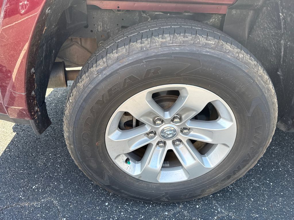 Used 2019 RAM 1500 Laramie AWD/4WD image 18
