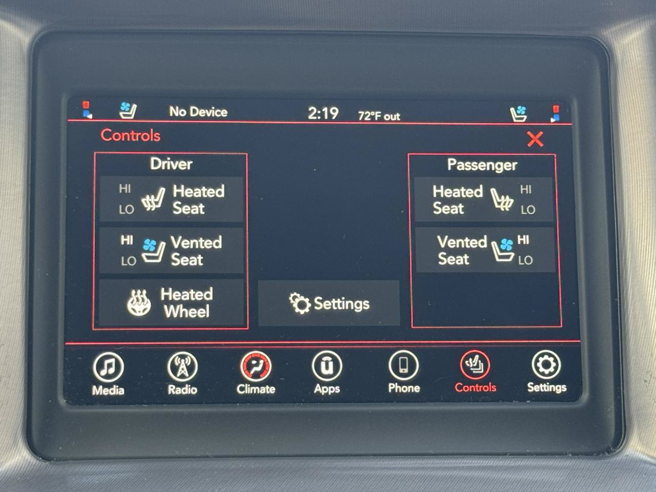 Used 2020 Dodge Charger SXT w/ Leather Interior Group RWD image 13