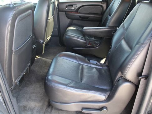 Used 2011 Chevrolet Suburban LTZ AWD/4WD image 11