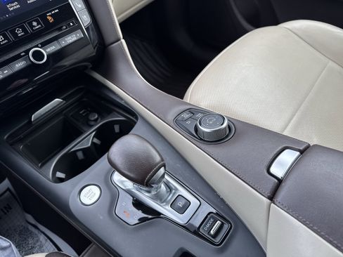 Used 2019 INFINITI QX50 Essential w/ Sensory Package image 16