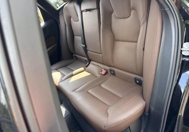 Certified 2025 Volvo XC60 B5 Plus AWD/4WD image 8