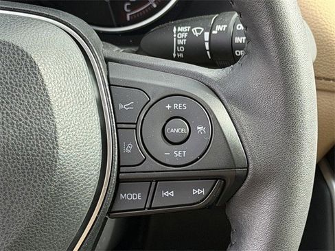 Used 2025 Toyota RAV4 XLE Premium image 15