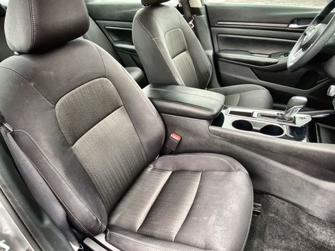 Used 2024 Nissan Altima 2.5 SV image 26