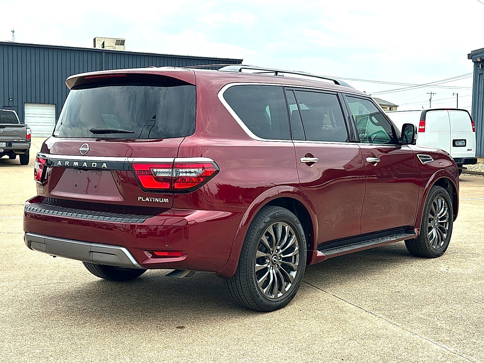 Used 2023 Nissan Armada Platinum w/ Captain's Chairs Package RWD image 8