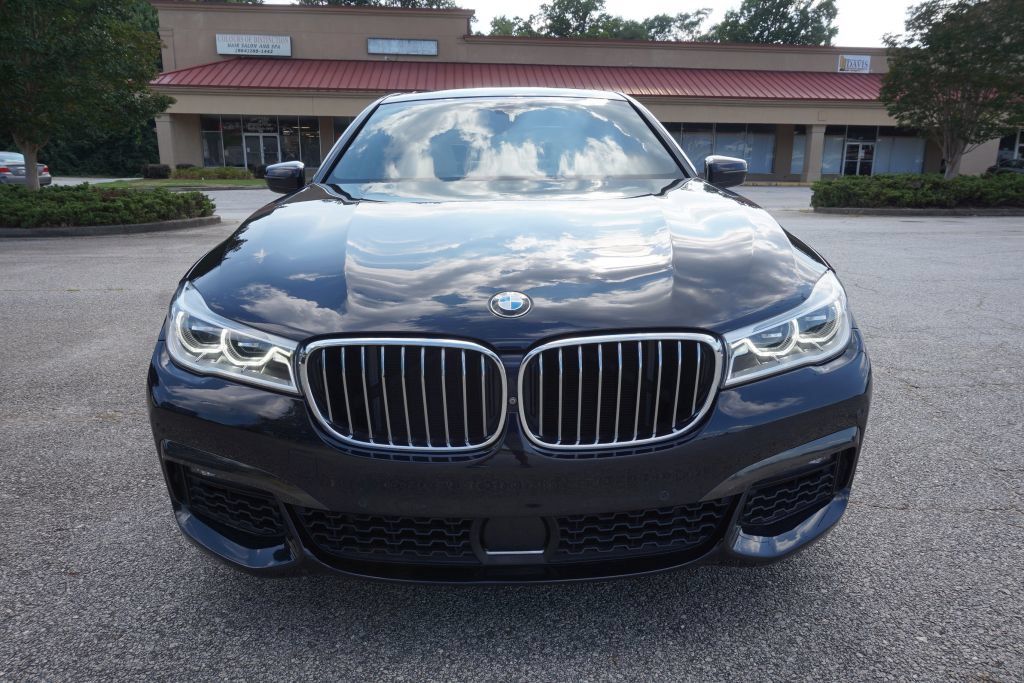 Used 2019 BMW 750i w/ Executive Package RWD image 4