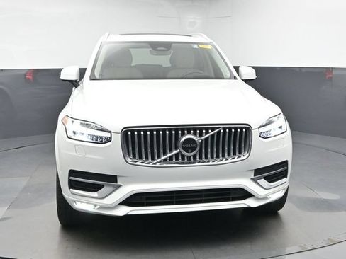 Used 2024 Volvo XC90 B6 Ultimate w/ Protection Package Premier AWD/4WD image 2