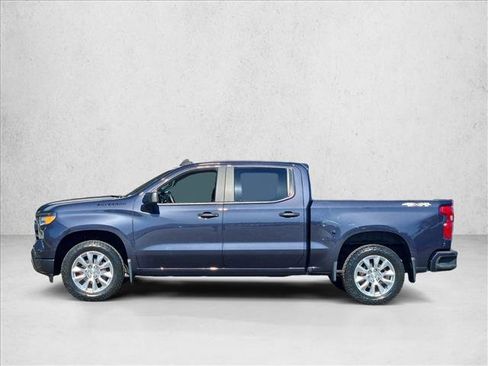 Used 2022 Chevrolet Silverado 1500 Custom w/ LPO, Dark Essentials Package AWD/4WD image 5
