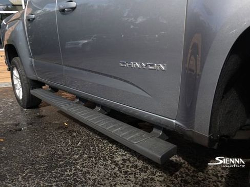 Used 2018 GMC Canyon SLE w/ SLE Convenience Package image 12