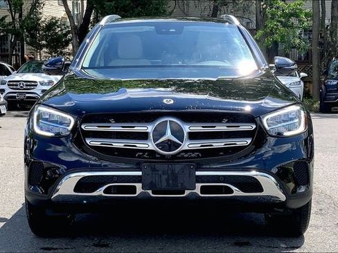 Used 2022 Mercedes-Benz GLC 300 4MATIC image 2