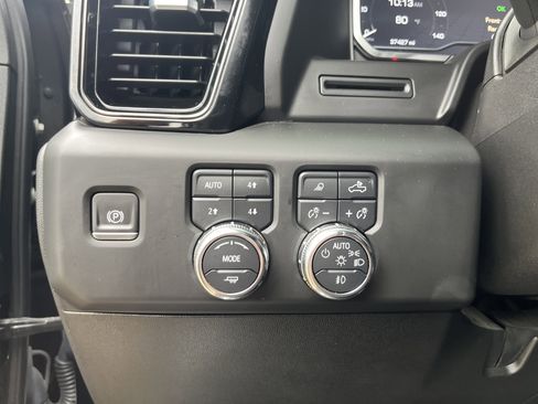 Used 2024 GMC Sierra 2500 AT4 w/ AT4 Preferred Package AWD/4WD image 6