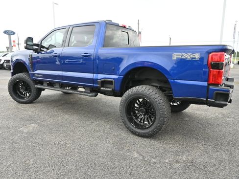 New 2026 Ford F250 Lariat w/ Black Appearance Package image 8