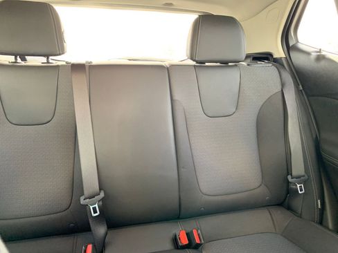 Used 2025 Buick Encore GX Preferred AWD/4WD image 36