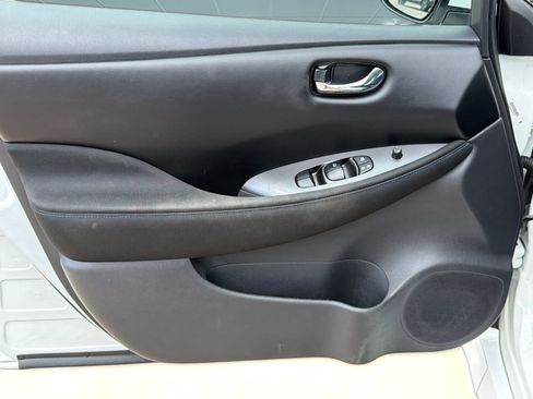 Used 2023 Nissan Leaf S FWD image 14