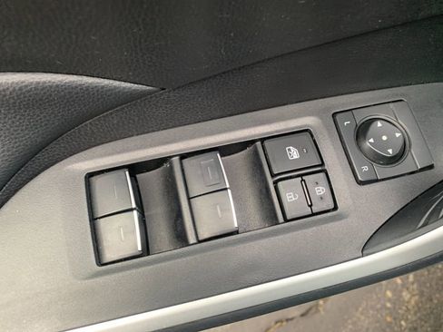 Used 2025 Toyota RAV4 XLE AWD/4WD image 13